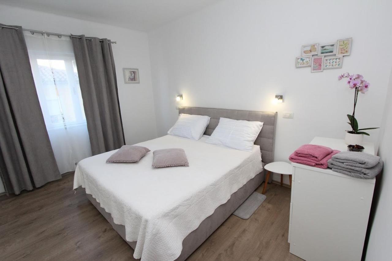 Ferienwohnung Kika Rovinj Exterior foto